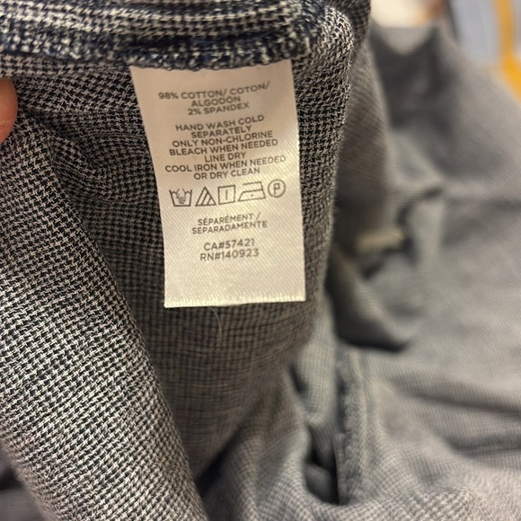 LOFT woman’s blue pullover blouse with 5-button close.  Size L - Picture 7 of 7